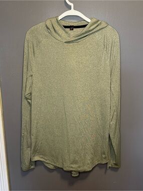 Men Olive Green Lightweight Hooded Long-Sleeve Top